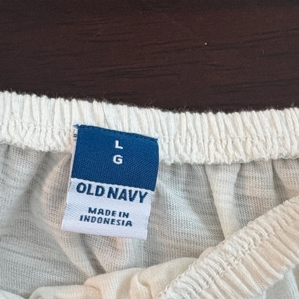 Old Navy Square-Neck White Puff Sleeve Blouse - Picture 2 of 6